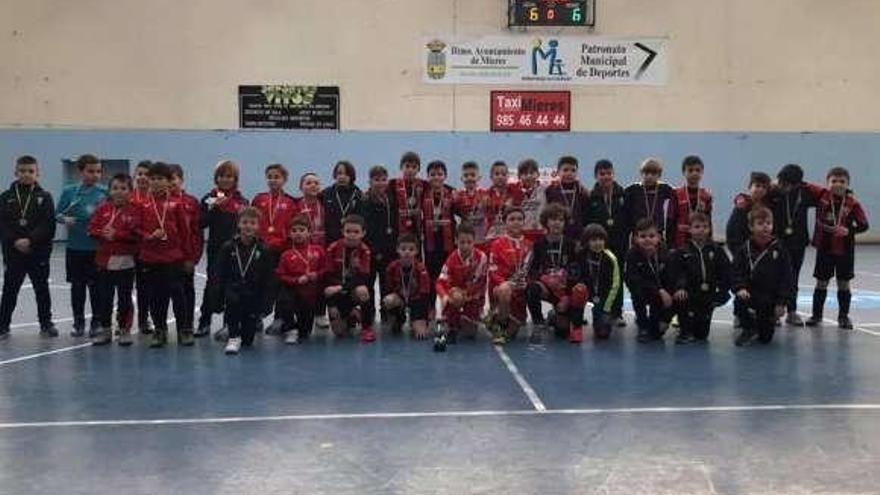 Finalistas del torneo de la categoría benjamín celebrado el año pasado.