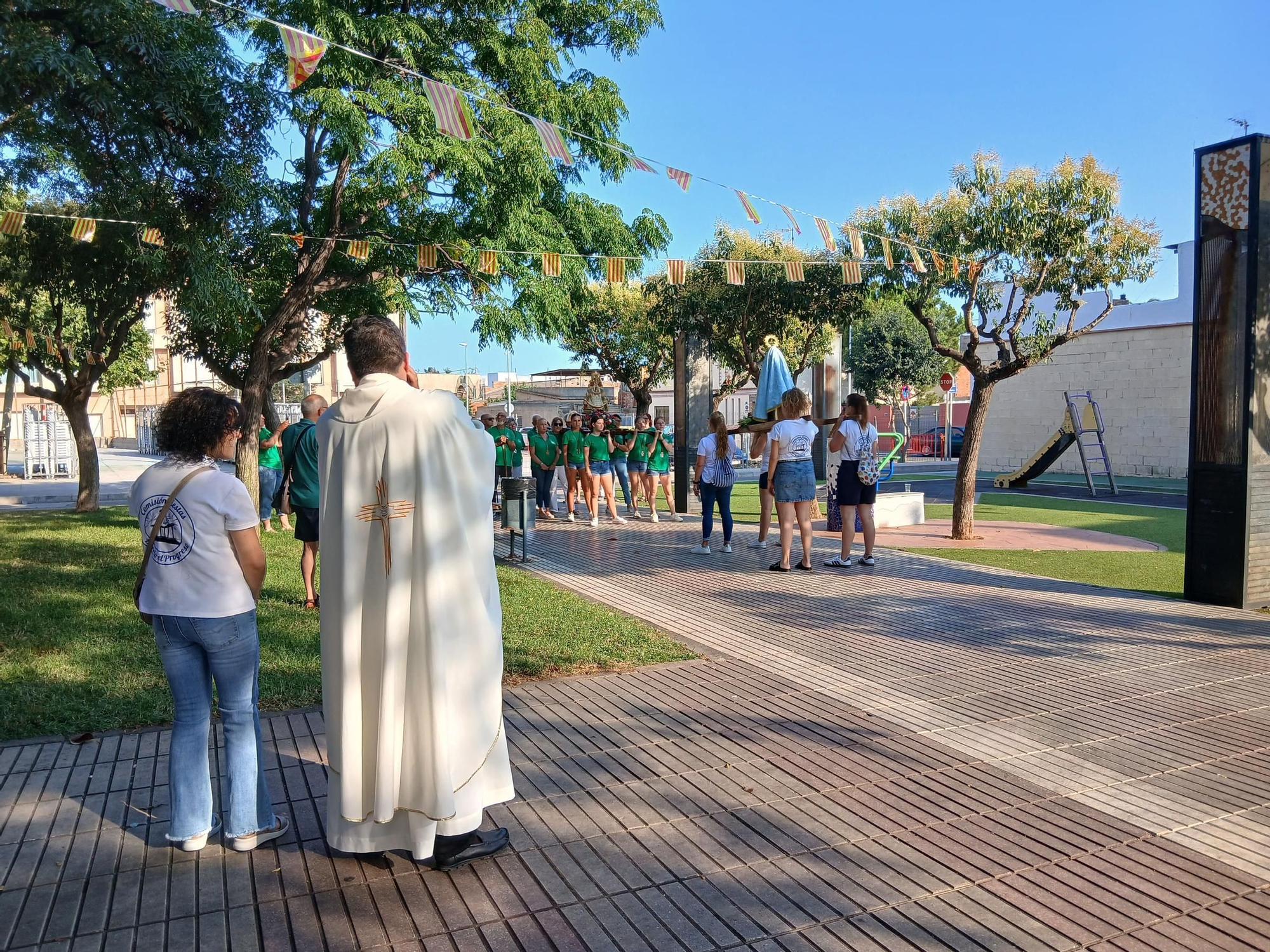 Misa y procesión en las fiestas del barrio El Progreso en Vila-real