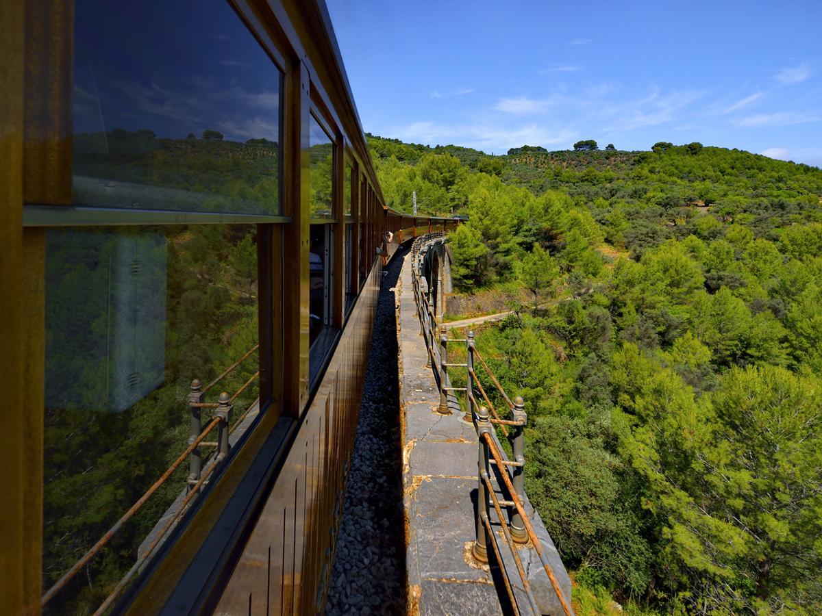 Atraviesa un paisaje declarado Patrimonio de la Humanidad.