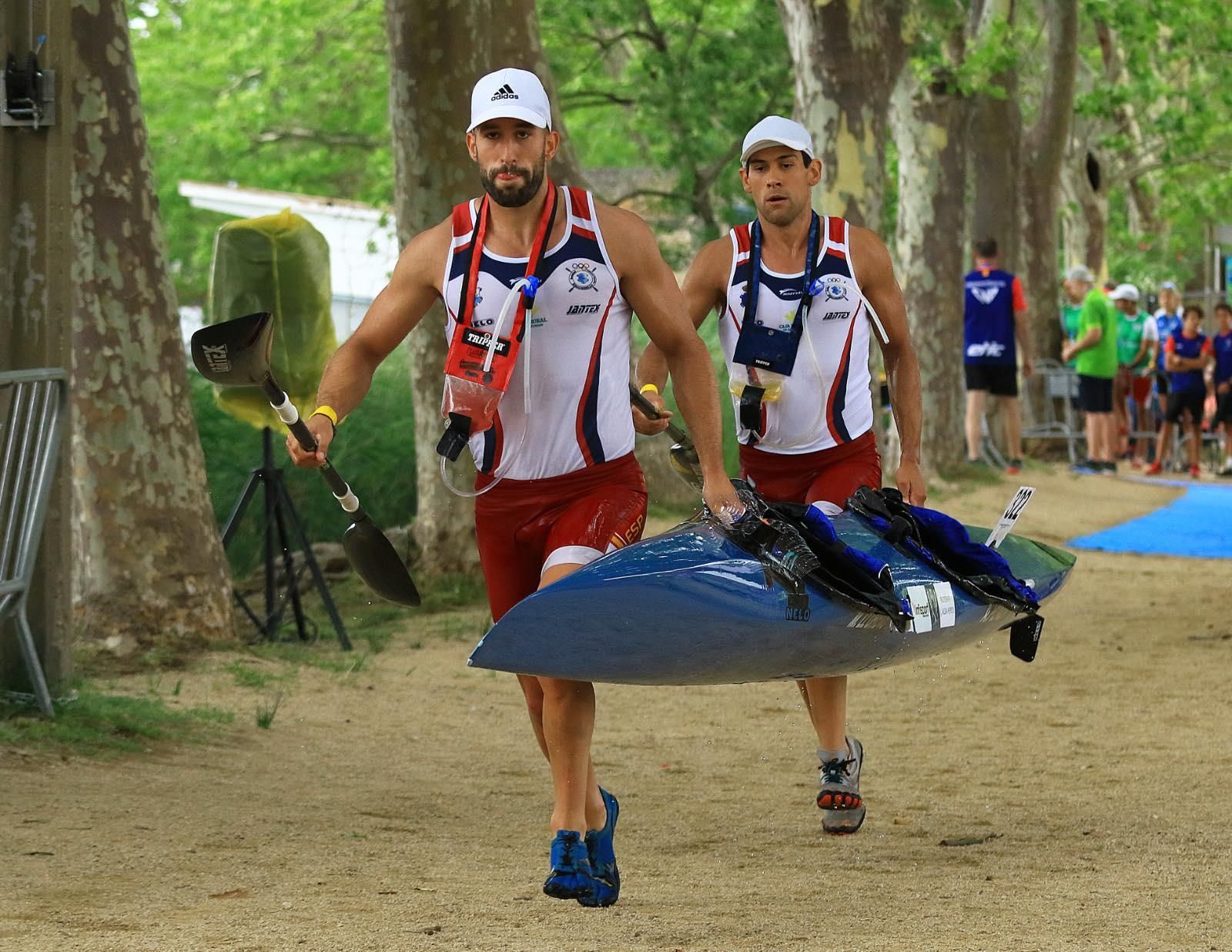 Llorens y Plaza en una prueba piragüística.
