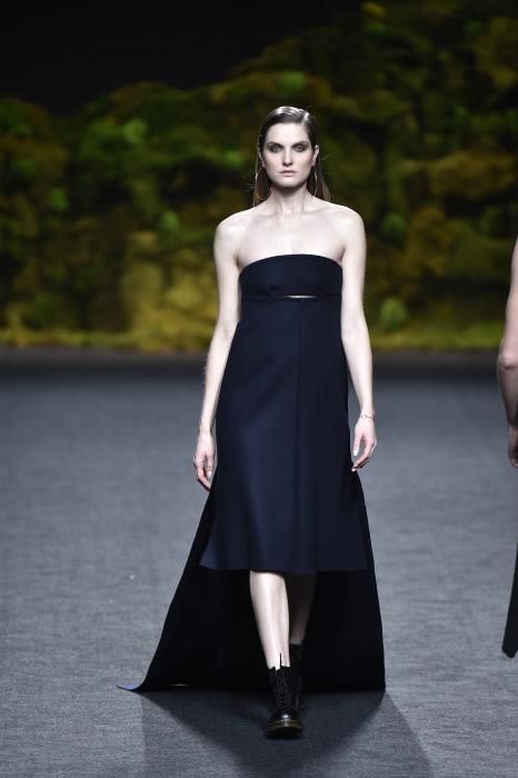 Juanjo Oliva, Otoño-Invierno 2017/2018: vestido corte palabra de honor