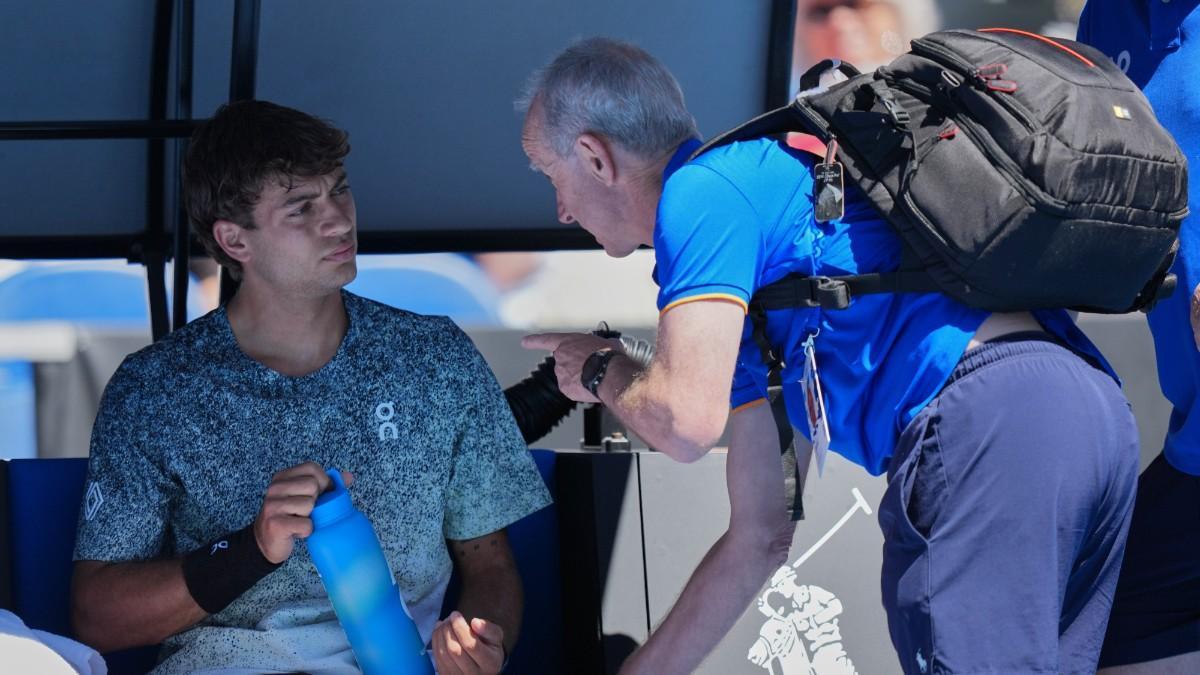 Flavio Cobolli pidió el tiempo médico durante el partido ante Fery