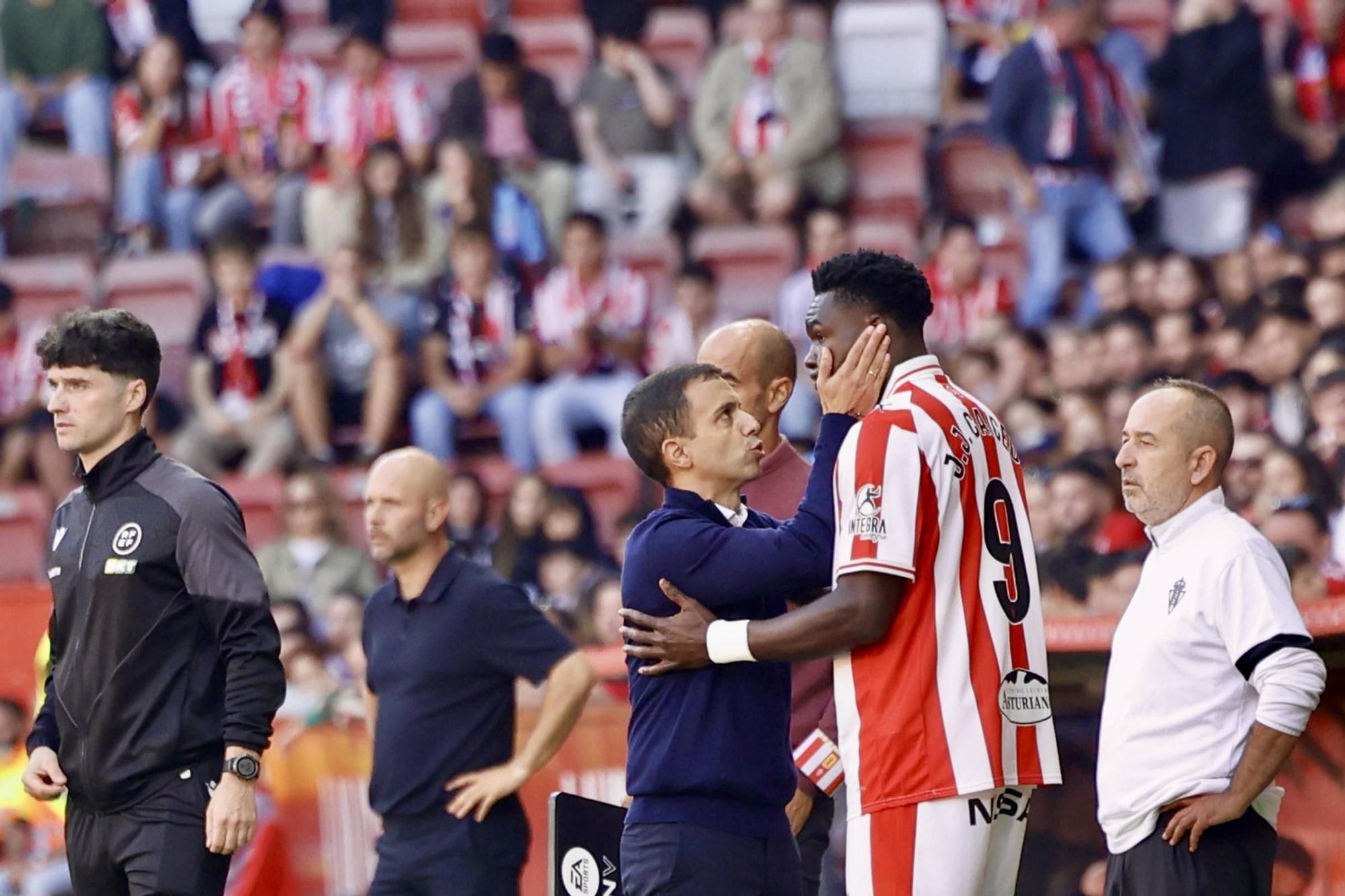 EN IMÁGENES: El partido del Sporting- Racing de Santander en El Molinón