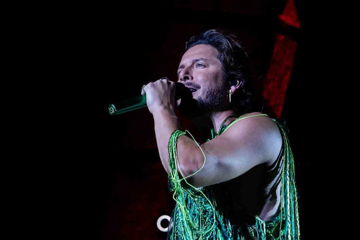 Manuel Carrasco desata la locura en la plaza de toros de Alicante