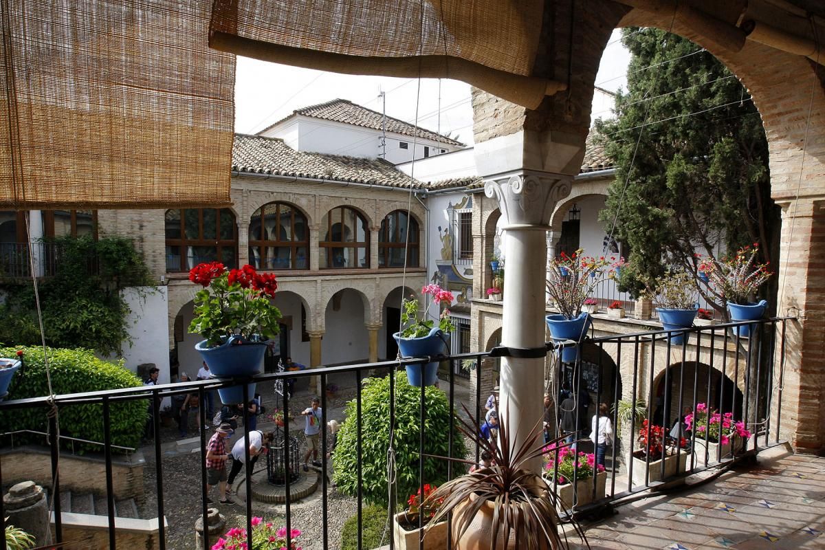 Apurando la fiesta de los patios por la Judería