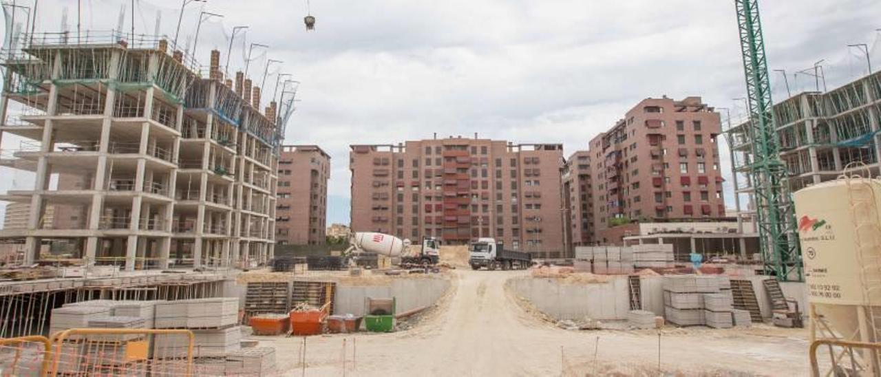 El ladrillo renace en Alicante con la edificación de cerca de 2.000 viviendas en 20 promociones