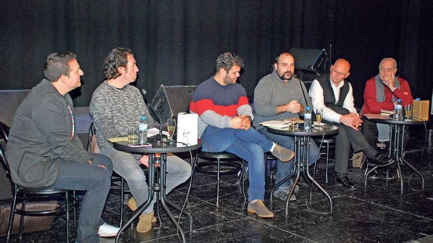 Un momento del acto celebrado en el teatro.