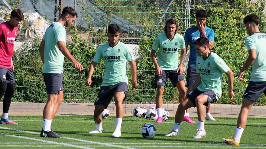 El Villarreal B de Miguel Álvarez arranca la pretemporada con 29 jugadores en Miralcamp