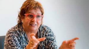 La consellera de Treball, Afers Socials i Famílies, durant l’entrevista a la seu del Fòrum de Barcelona. 