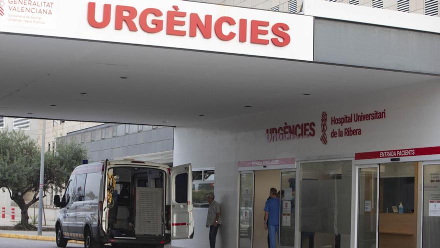 Acceso al área de urgencias del hospital en una imagen de archivo.