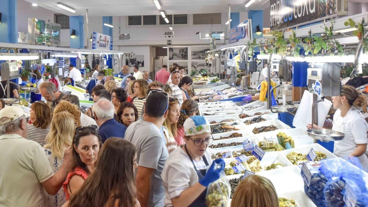 La plaza de abastos y el mercadillo, la otra riqueza de O Grove