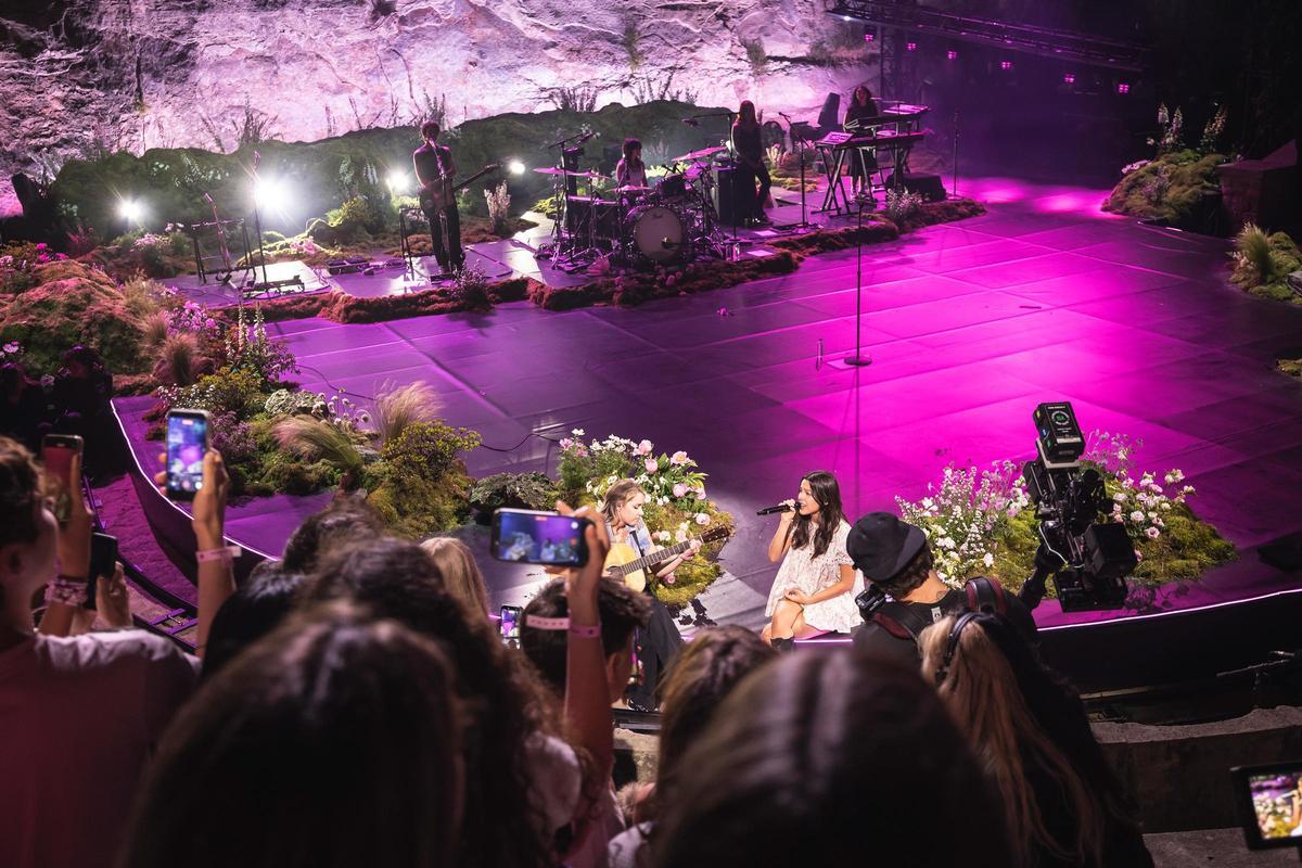 Olivia Rodrigo, en un concierto privado en el Grec previo al Clásico de fútbo