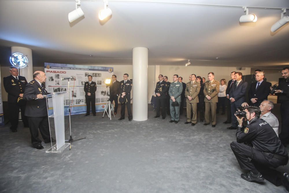 La exposición de Policía Científica se ha inaugurado en el ADDA.