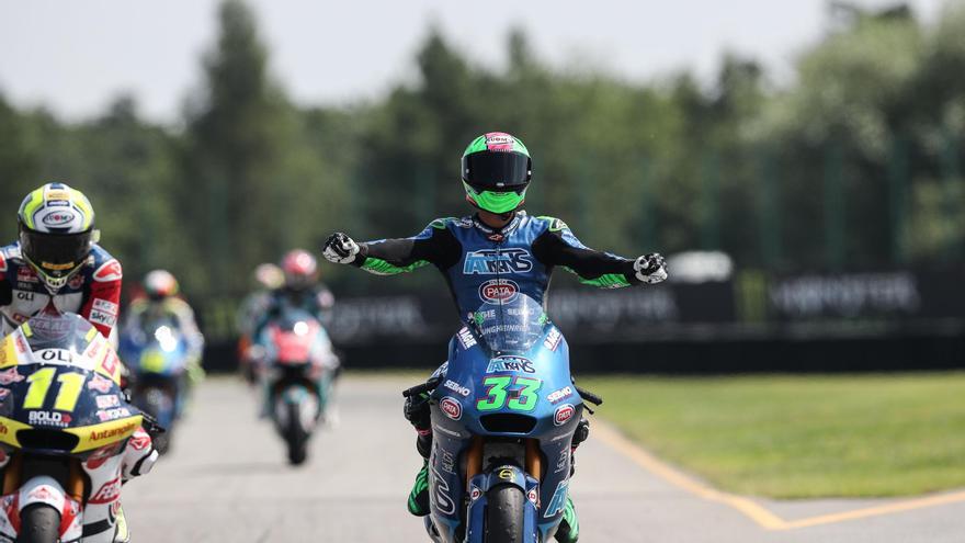 Bastianini gana en Brno y es el nuevo líder de Moto2