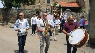 Los quintos de Villardeciervos celebran al patrón de los jóvenes, San Antonio