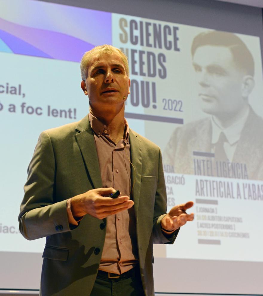 Science Needs You! omple l’Auditori Caputxins de Figueres per parlar d’Intel·ligència Artificial