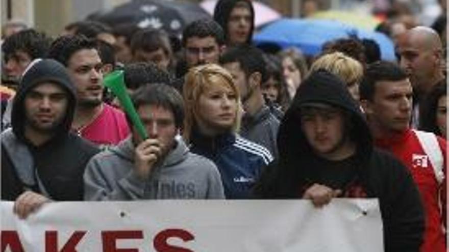 Un moment de la concentració per evitar el trasllat de l&#039;activitat.