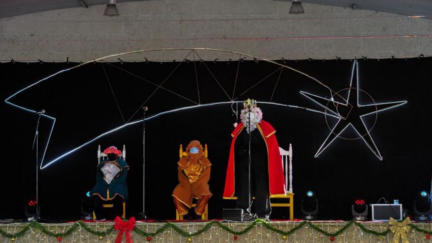 Los Reyes Magos participarán en tres cabalgatas en las parroquias de Meaño