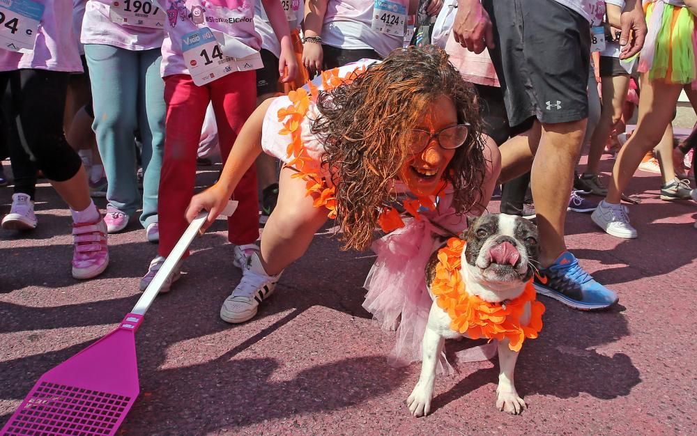 La carrera más colorida reúne a miles de participantes en Vigo