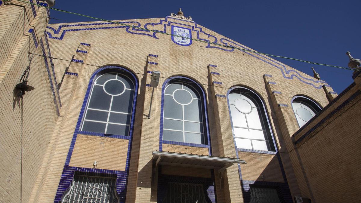 Fachada del mercado municipal.