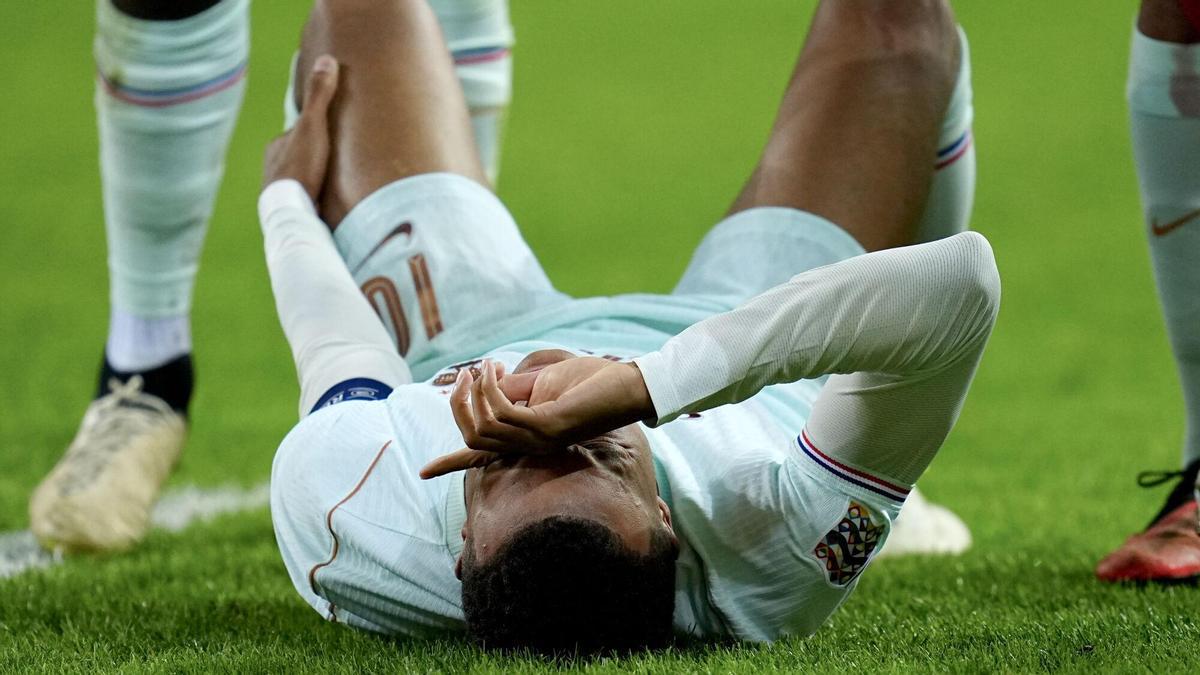 Máxima preocupación en Madrid por Mbappé a un mes del Clásico