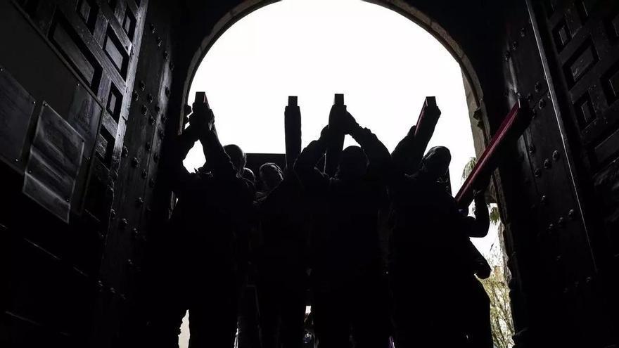 El honor es servir: mayordomo en la Semana Santa de Cáceres