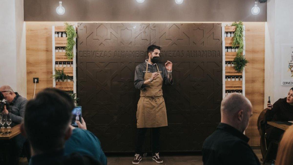 El chef murciano Alejandro Medina realizará un menú basado en la cocina tradicional para maridar con diferentes variedades de Cervezas Alhambra