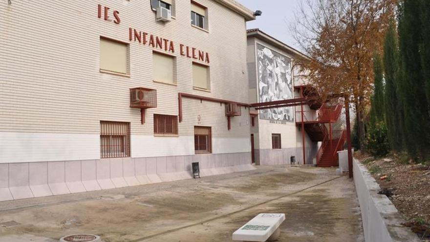 230 alumnos de Jumilla, un día más en casa por la cesión de uso de un colegio