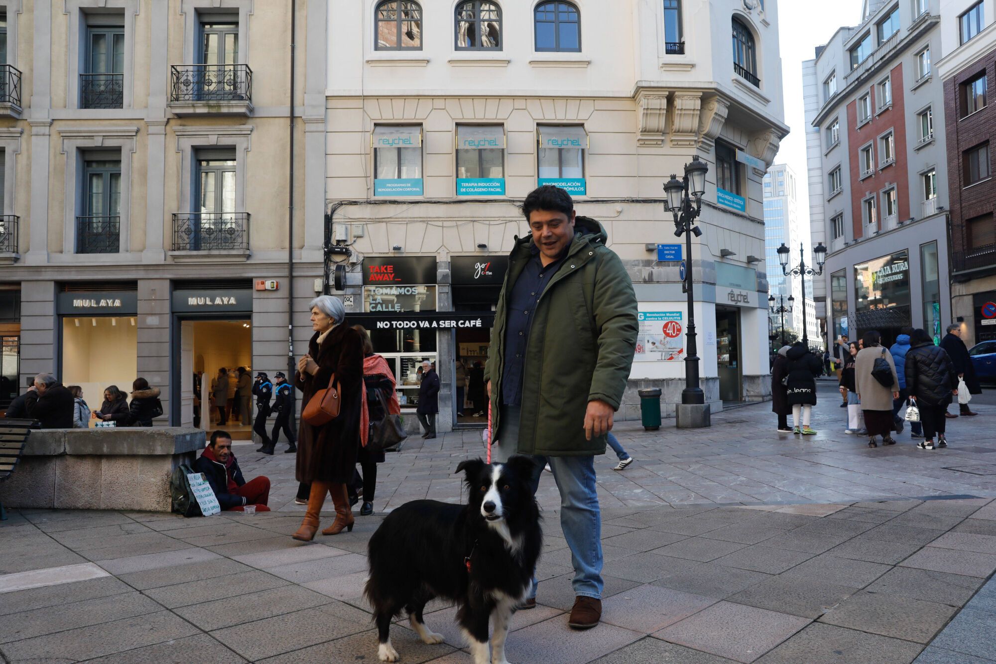 EN IMÁGENES: Bendición de mascotas por San Antón en la basílica de San Juan de Oviedo
