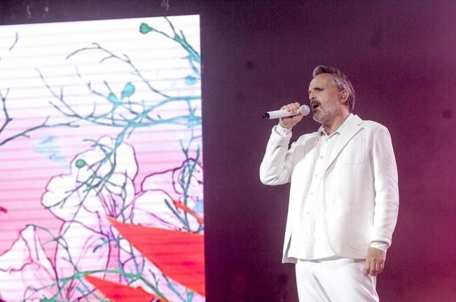 CONCIERTO DE MIGUEL BOSE EN EL PABELLON GRAN ...