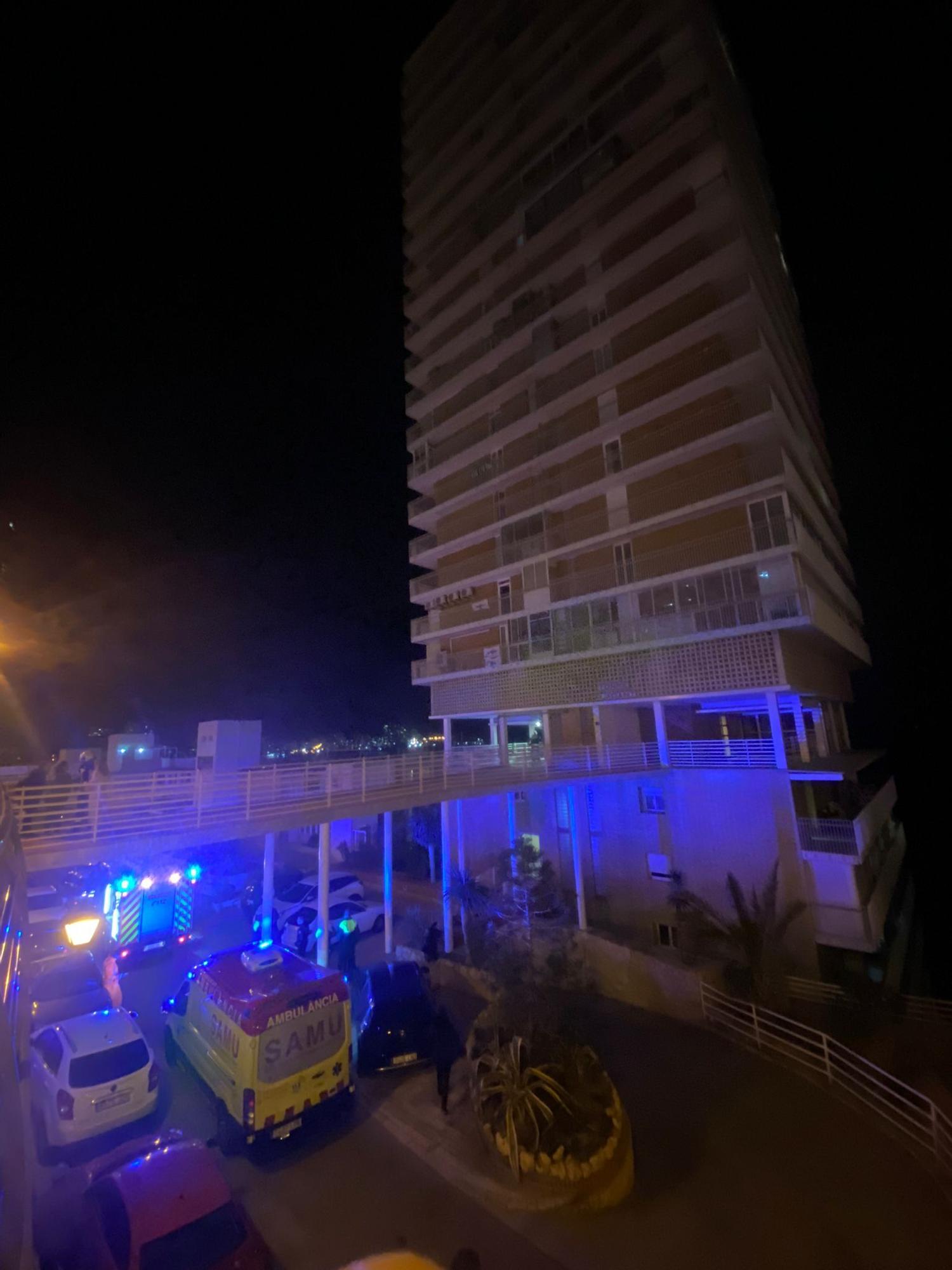 El incendio se ha declarado en un edificio de 26 plantas en la Albufereta de Alicante.