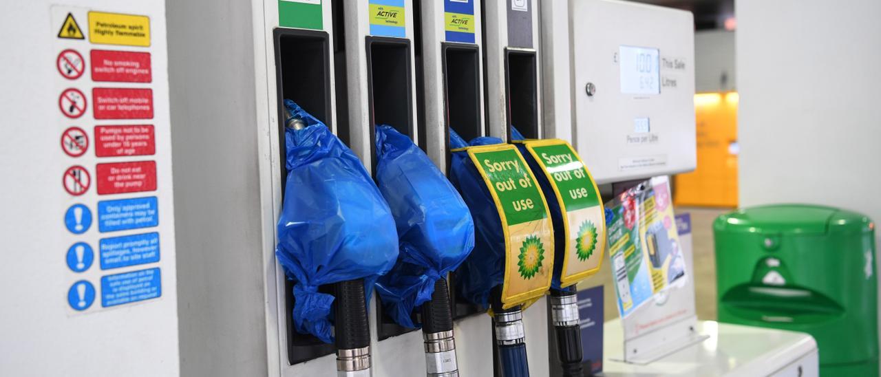 Las gasolineras ‘low cost’ alertan de que los paros del transporte amenazan su boom de ventas.