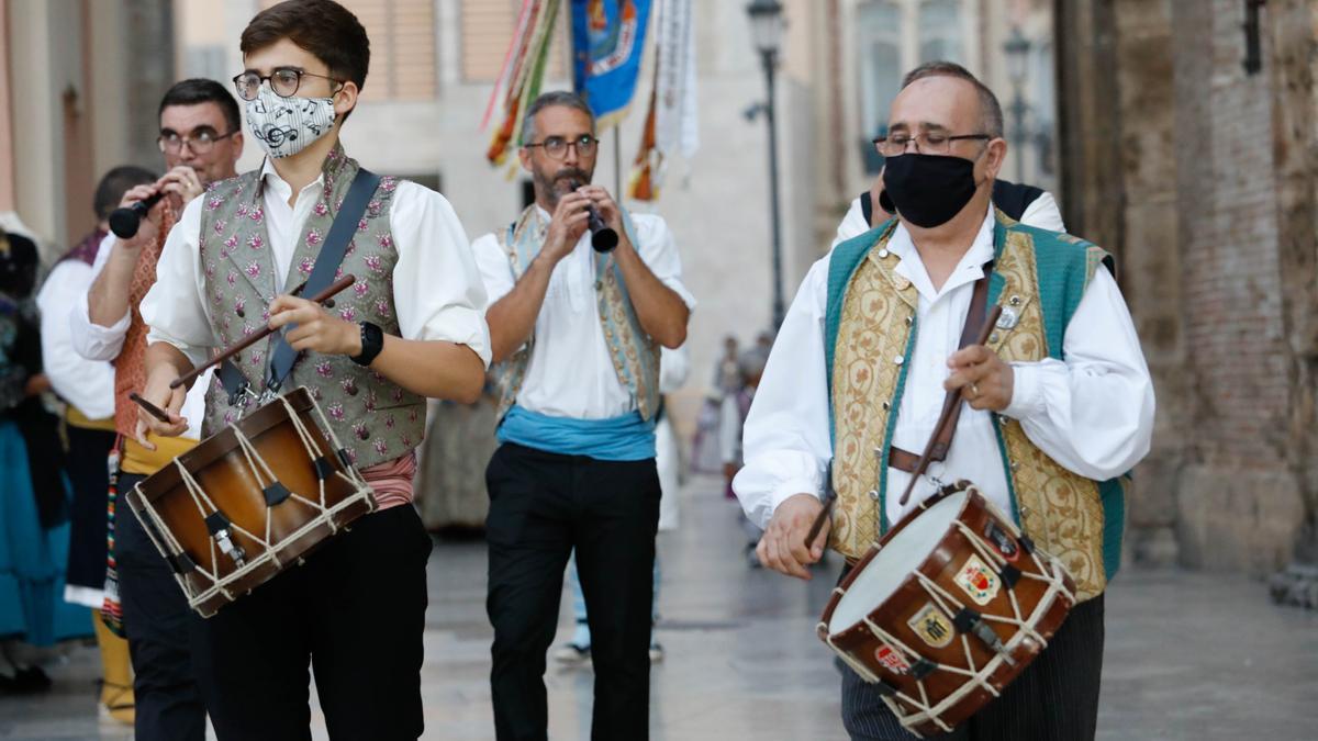 Búscate en el primer día de Ofrenda por las calles del Mar y Avellanas entre las 20:00 y 21:00 horas