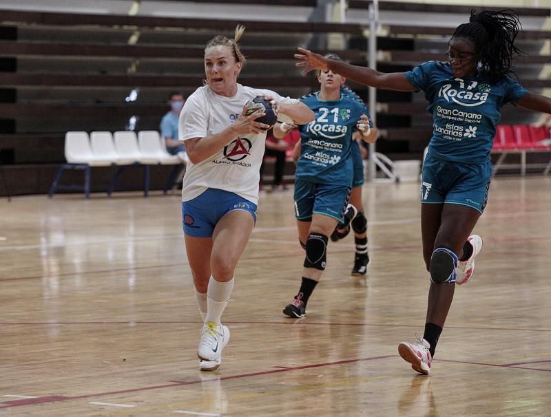 Salud-Rocasa | 15/08/2020.Partido de balonmano de la Copa Gobierno de Canarias.  | 15/08/2020 | Fotógrafo: María Pisaca Gámez