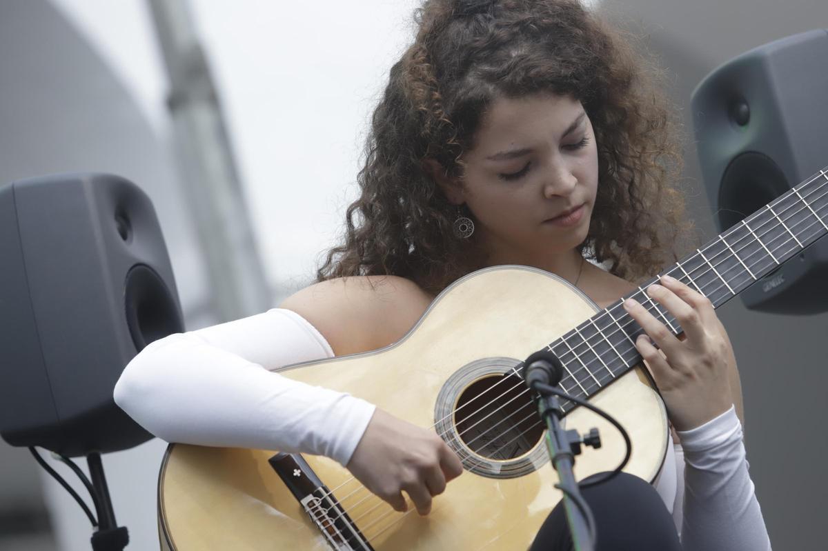 Recital de una guitarrista en el Palacio de la Merced dentro del ciclo de Jóvenes Flamencos de la Diputación.