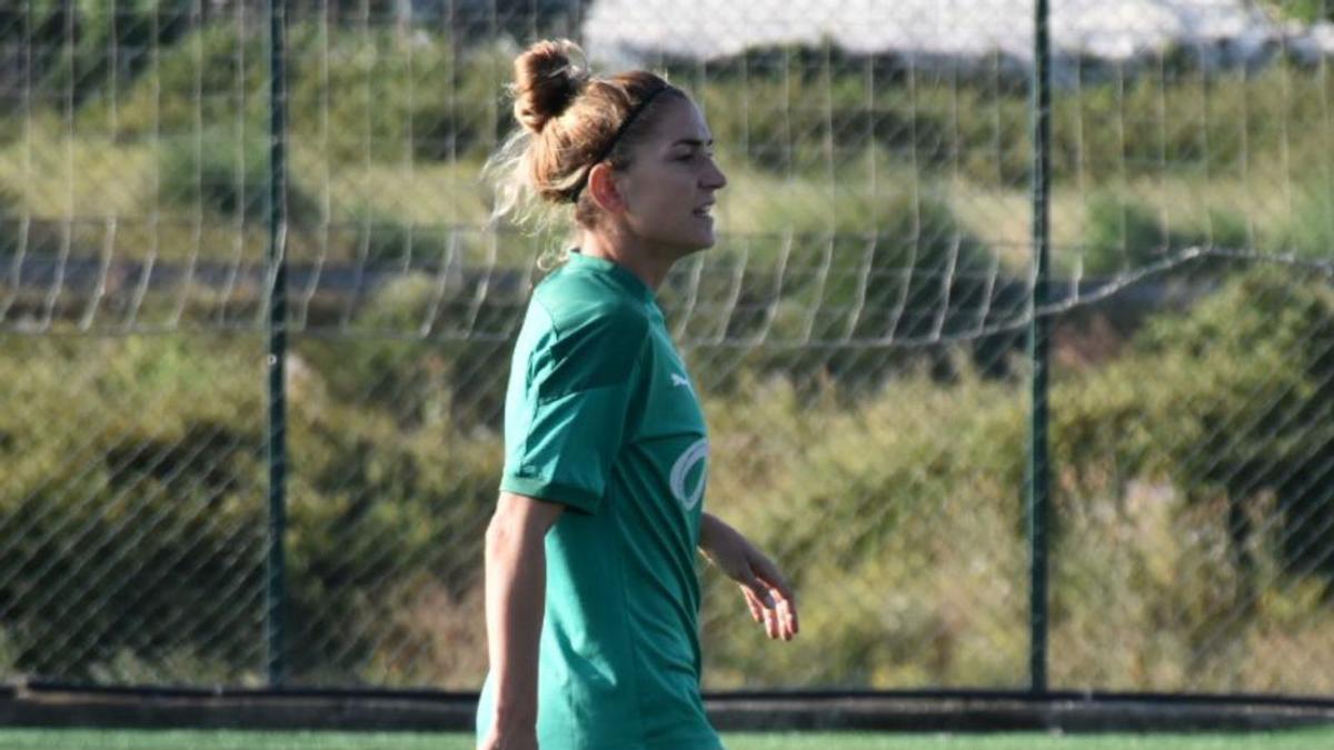 Mery Martí en un entrenament de pretemporada | RACINF FÉMINAS SANTANDER