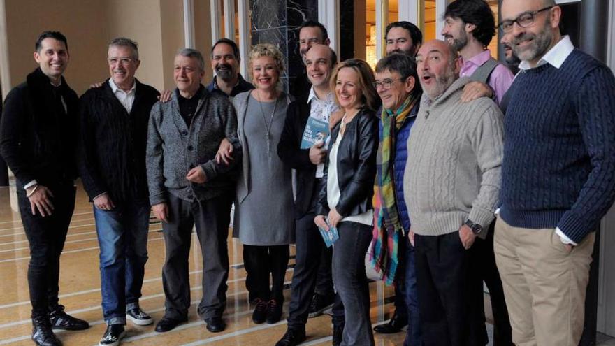 De izquierda a derecha, Jorge Rodríguez-Norton, Emilio Sagi, César Sánchez, Boro Giner, María José Suárez, David Rubiera, Manel Esteve, Ana Nebot, Juan Noval-Moro, Roberto Sánchez Ramos, Gerardo López , Vicent Esteve Corbacho, Antonio Torres y Marzio Conti.