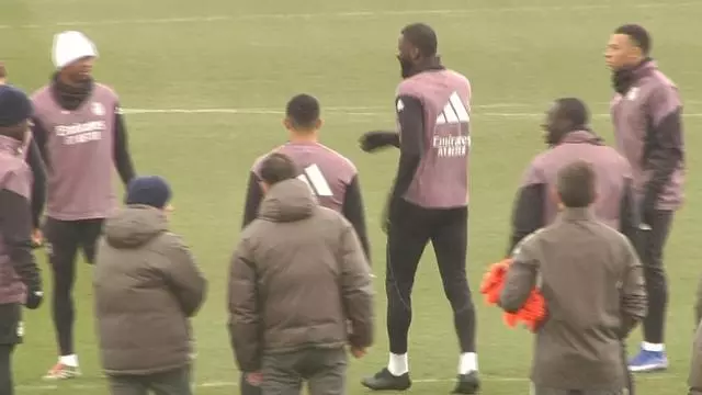 Último entrenamiento del Real Madrid antes de visitar Mestalla