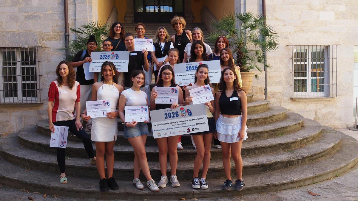 Alumnes guanyadors del concurs d'Oncolliga.