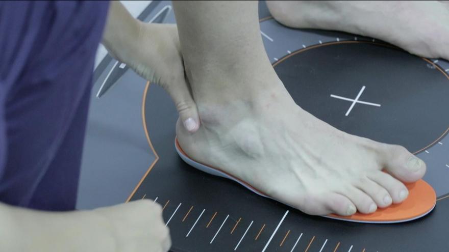 Dedos en salchicha: este síntoma en los pies podría ser una enfermedad reumatológica (y muchos lo ignoran)