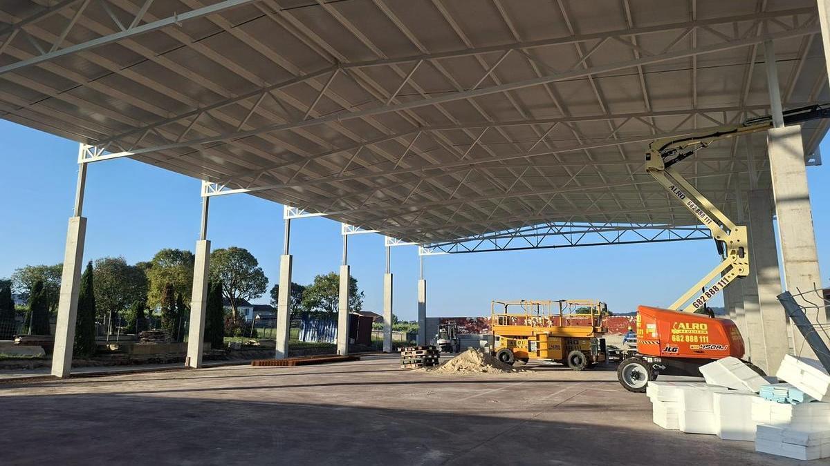 Las obras en el antiguo pabellón de Coirón, en Meaño.