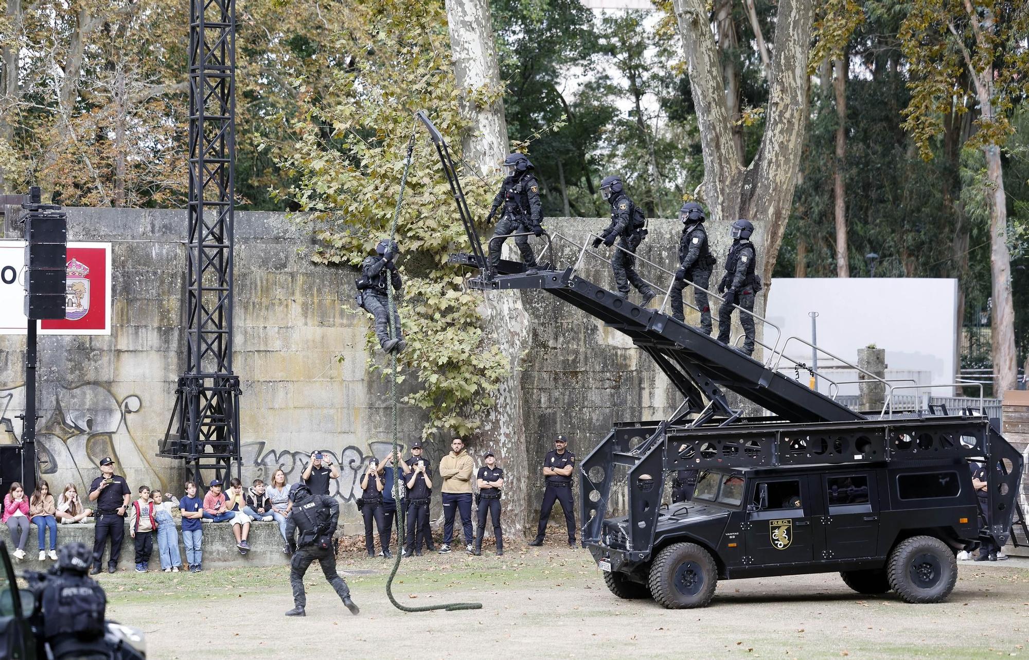 Exhibición de la Policía Nacional en el auditorio de Castrelos en Vigo