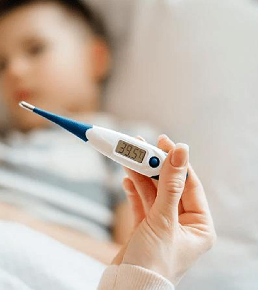 Mi hijo tiene fiebre, ¿debo acudir a Urgencias?