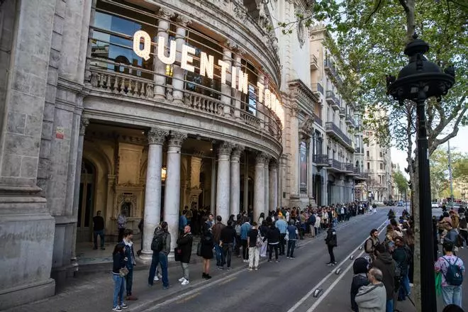 Barcelona amplía un tramo de acera de la Gran Via tras el atropello mortal de una niña de 11 años