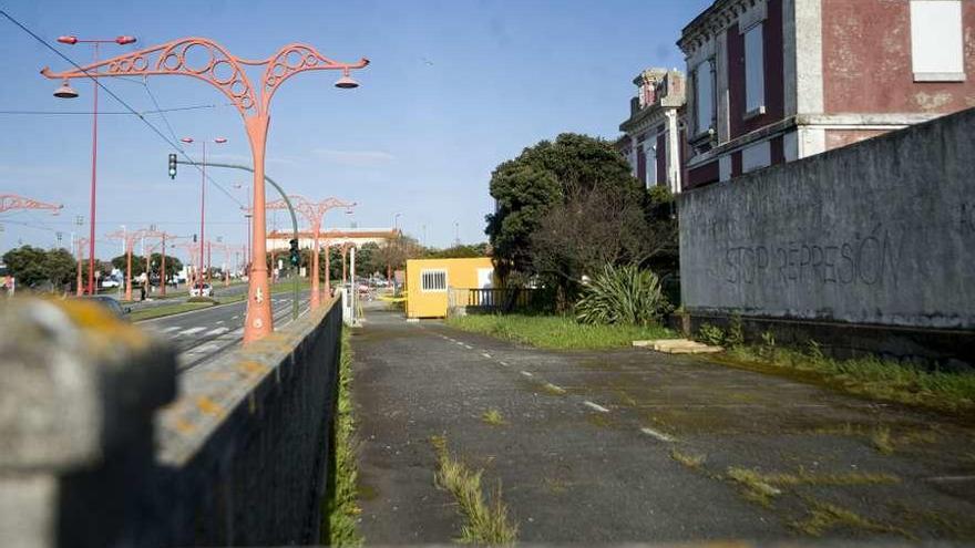 A la derecha, el edificio de la antigua prisión provincial.