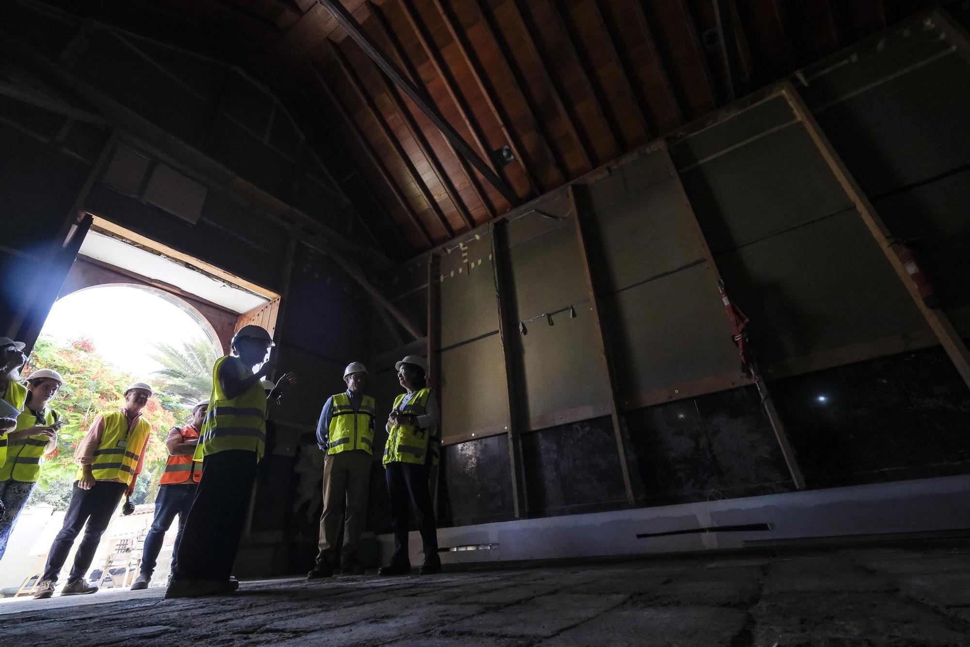 Trabajos de restauración de la ermita de Santa Catalina en el Pueblo Canario