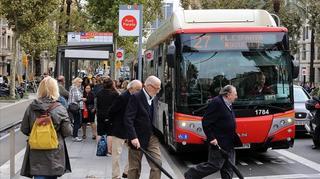 El bus de Barcelona implora más carril reservado para ganar velocidad