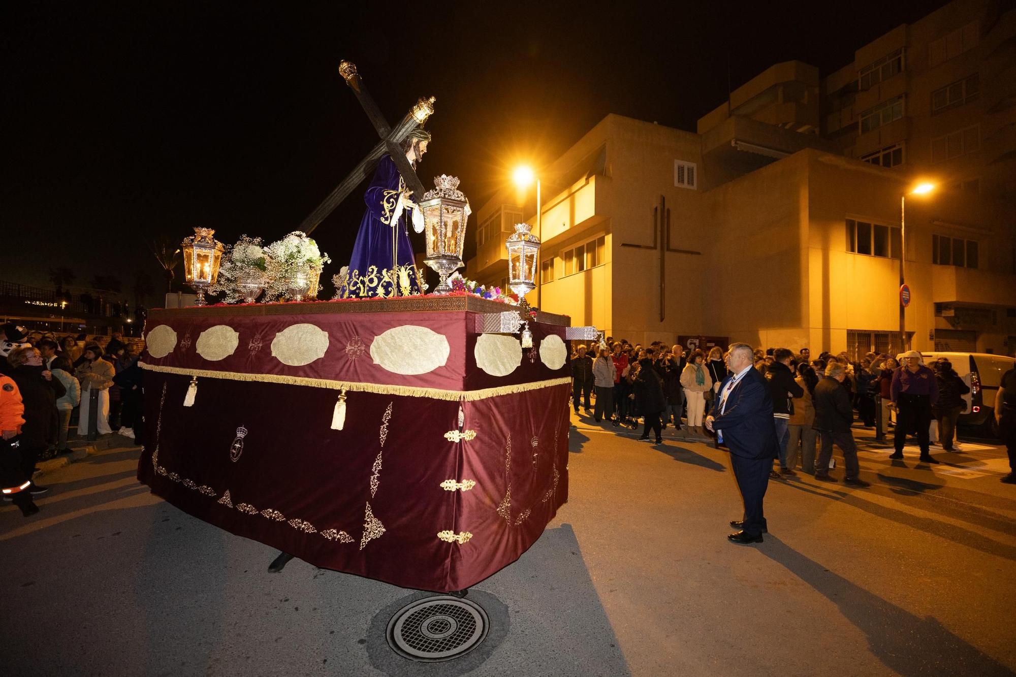 El Jesús del Gran Poder sube a costal a la Catedral