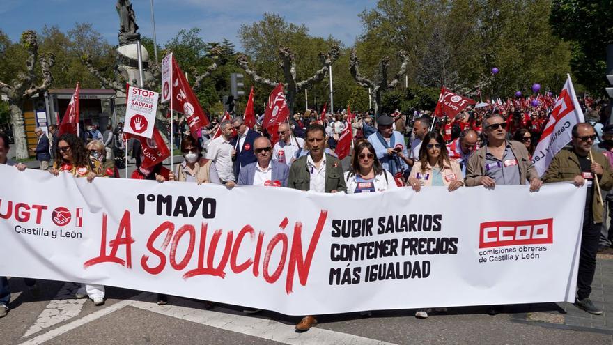 Manifestación en Valladolid por el 1º de mayo, convocada por CC OO y UGT.