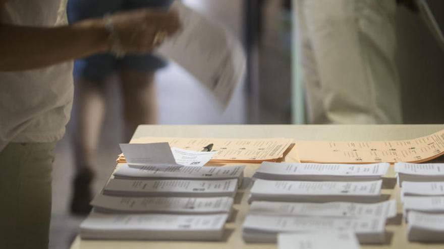 Un instante en una reciente jornada electoral en Alicante